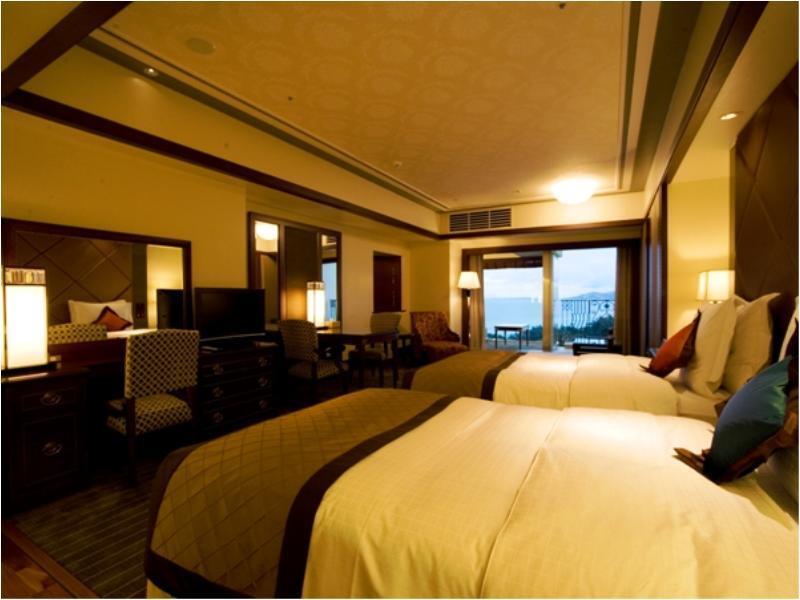 Okinawa Kariyushi Exes Hotel Onna