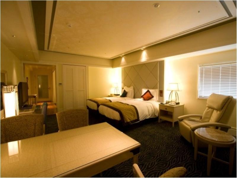 Okinawa Kariyushi Exes Hotel